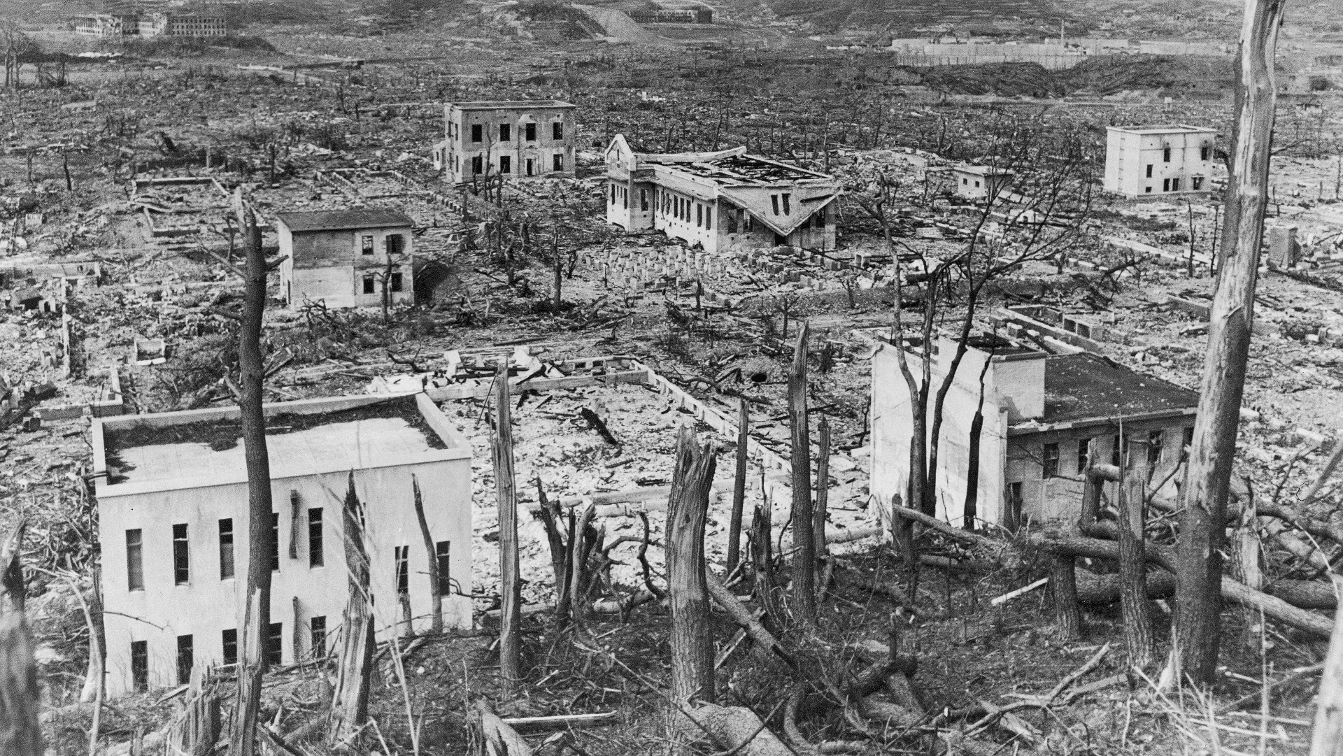 Бомбежка Хиросимы и Нагасаки в 1945. Нагасаки после ядерного взрыва